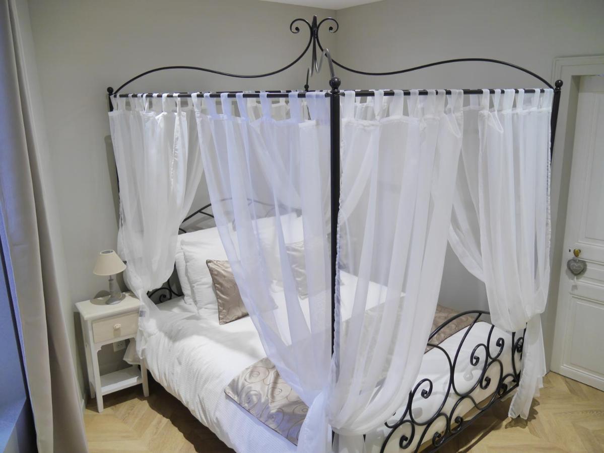 Le Secret De Louise Apartment Epernay Bagian luar foto