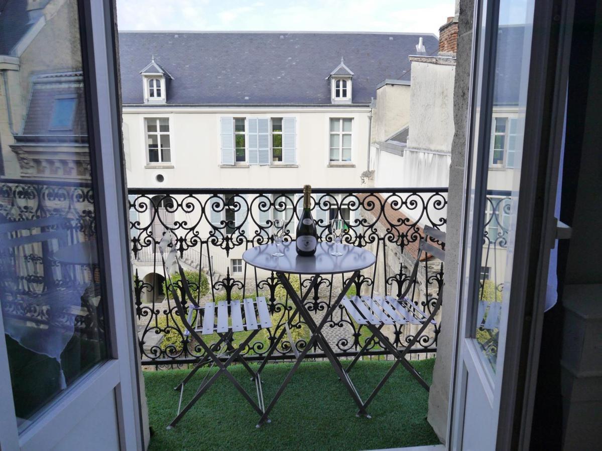Le Secret De Louise Apartment Epernay Bagian luar foto